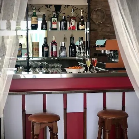 Room In Bb - Hotel Villa Alexandra A Stones Throw From The Sea